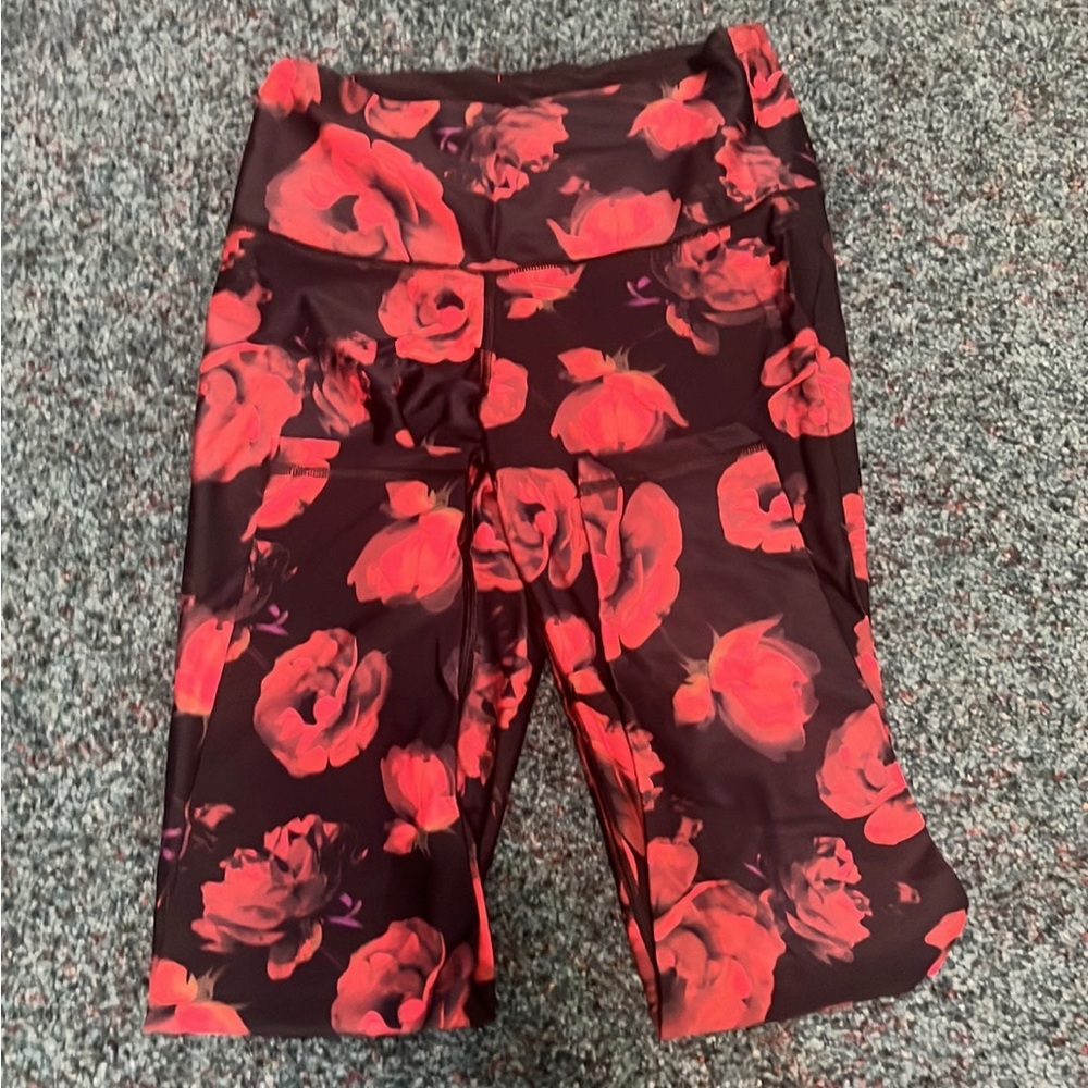 Victoria’s Secret Rose Print Leggings